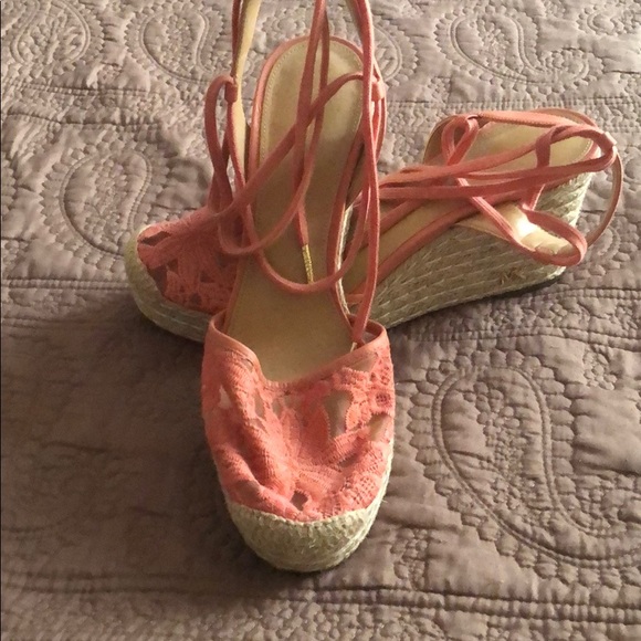 Shoe - Picture 1 of 1